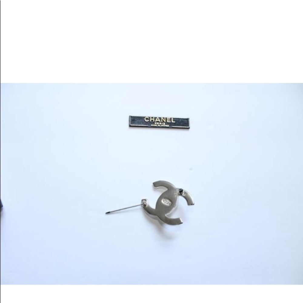Authentic Chanel Timeless Turnlock CC Silver Pin - Picture 8 of 10